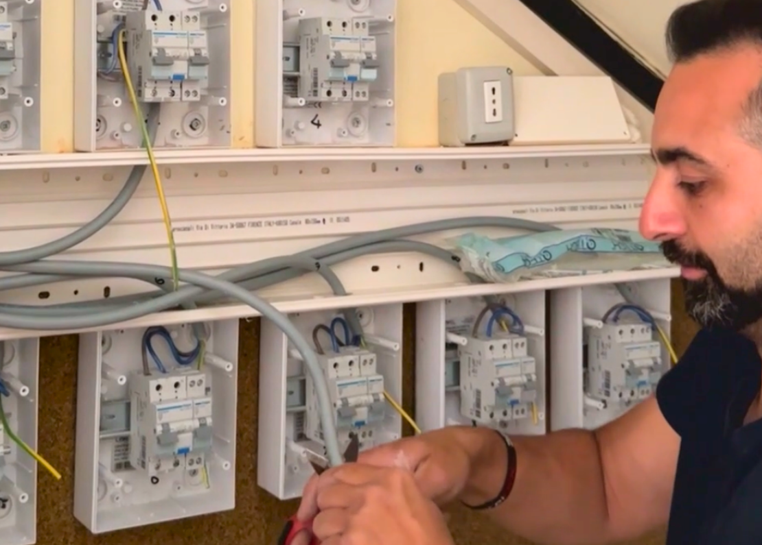 Come prevenire sovratensioni e cortocircuiti